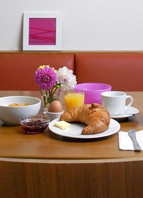 Business & Budget Tessin Hotel