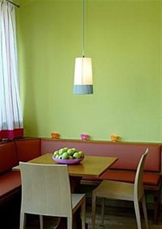 Business & Budget Tessin Hotel